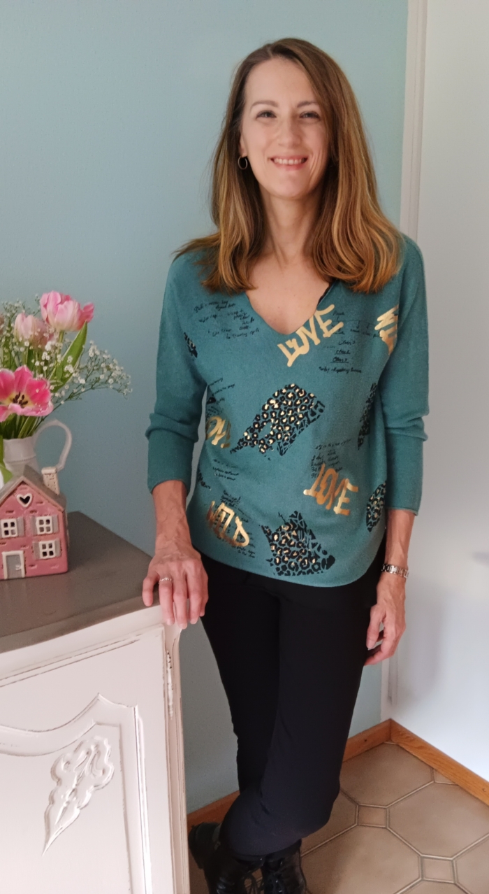 anschmiegsamer Pullover mit Goldprint